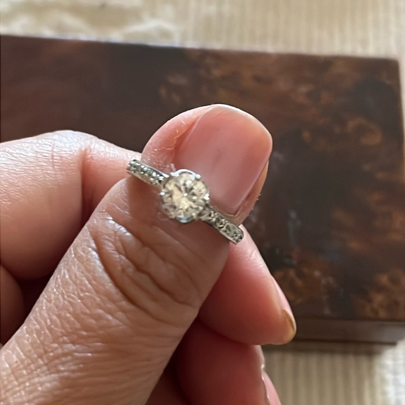 Silver/Zirconia Size 6 - Picture 1 of 4